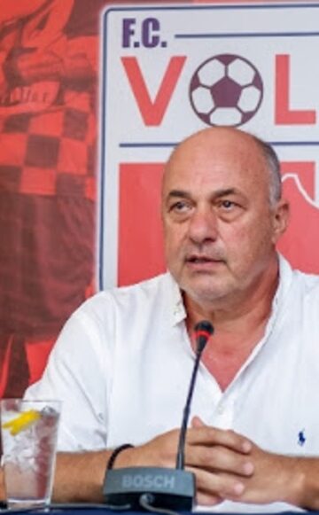 Μπέος: «Η… νοσοκόμα θέλει να κρυφτεί και η χαρά δεν την αφήνει»