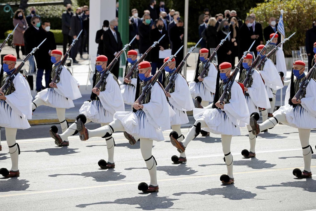 Παρέλαση 25ης Μαρτίου: Η Ελλάδα τιμά τα 200 χρόνια από την Επανάσταση του 1821 (pics)