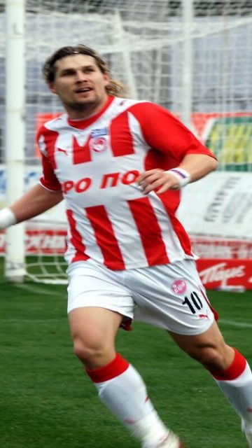 Στο ΕΑΚ ο Μπρέσκα μοίρασε χαμόγελα στα παιδιά της ακαδημίας του Ολυμπιακού Βόλου – Βίντεο