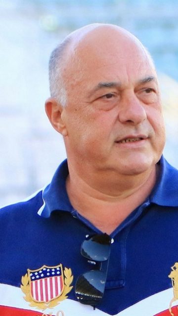 Βολές Μπέου κατά Πολυχρόνη και καρφί σε Λανούα – «Αν έχεις τσίπα να μας αδειάσεις τη γωνιά»