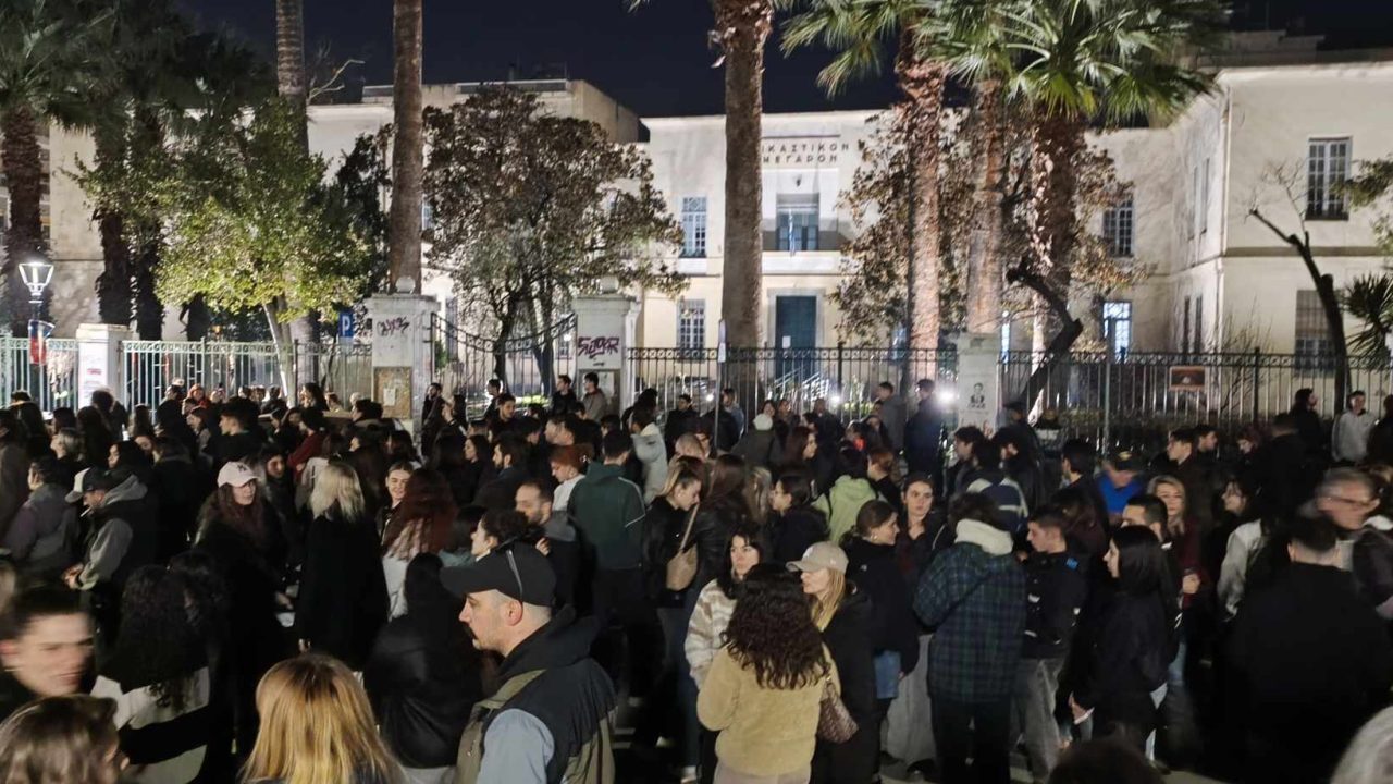 Νέα μεγάλη πορεία για τα Τέμπη στο Βόλο – Απαίτηση η δικαιοσύνη για τα θύματα της τραγωδίας