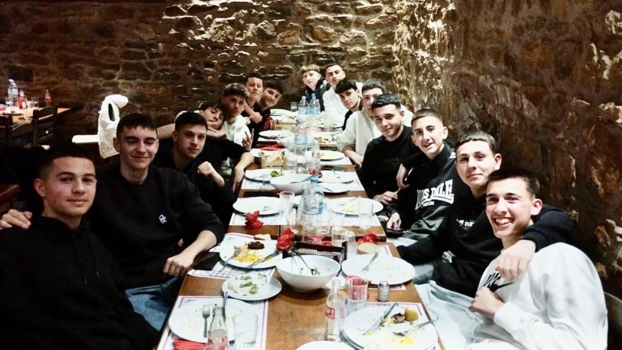 Δείπνο και κοπή πίτας για τη Νίκη Βόλου Β (pic)