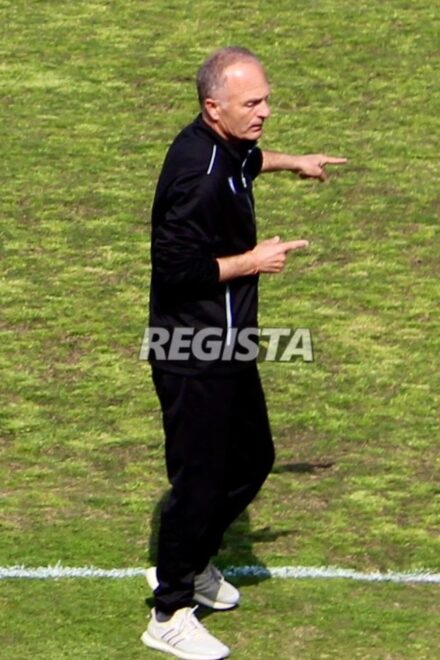 Ζιώγας: «Η ΑΕΛ άρχισε με +6 στα πλέι άουτ, αλλά κάτι έγινε λάθος και δεν έμεινε στην κατηγορία»