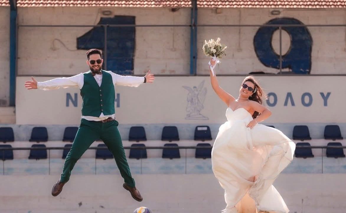 Από το γάμο στο… γήπεδο για φωτογράφιση με άρωμα Νίκης Βόλου! (pic)