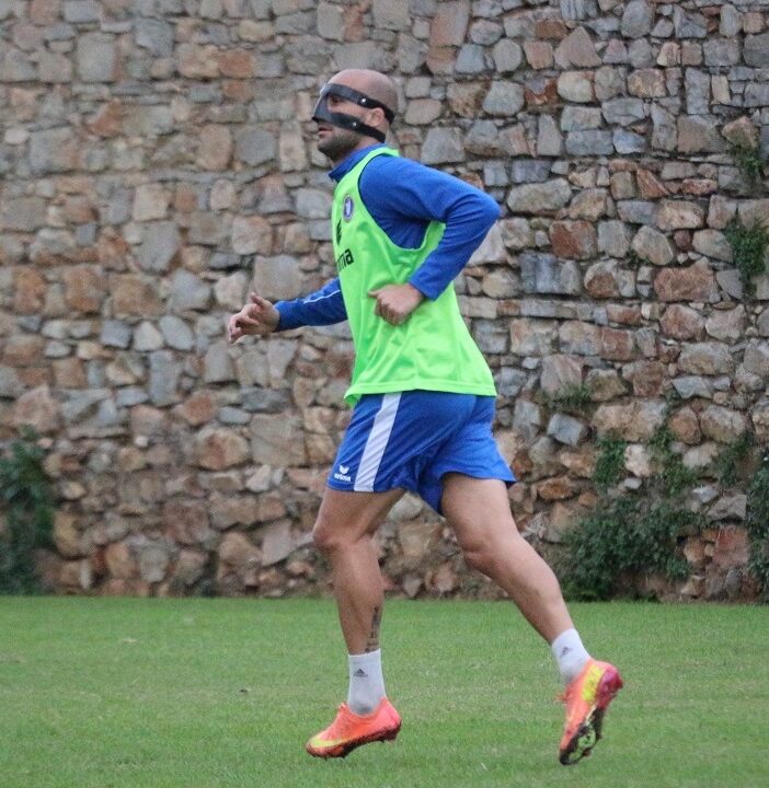 Επιστροφή στις προπονήσεις με «μασκοφόρο» Βέλλιο και πολλές επιστροφές για τη Νίκη Βόλου