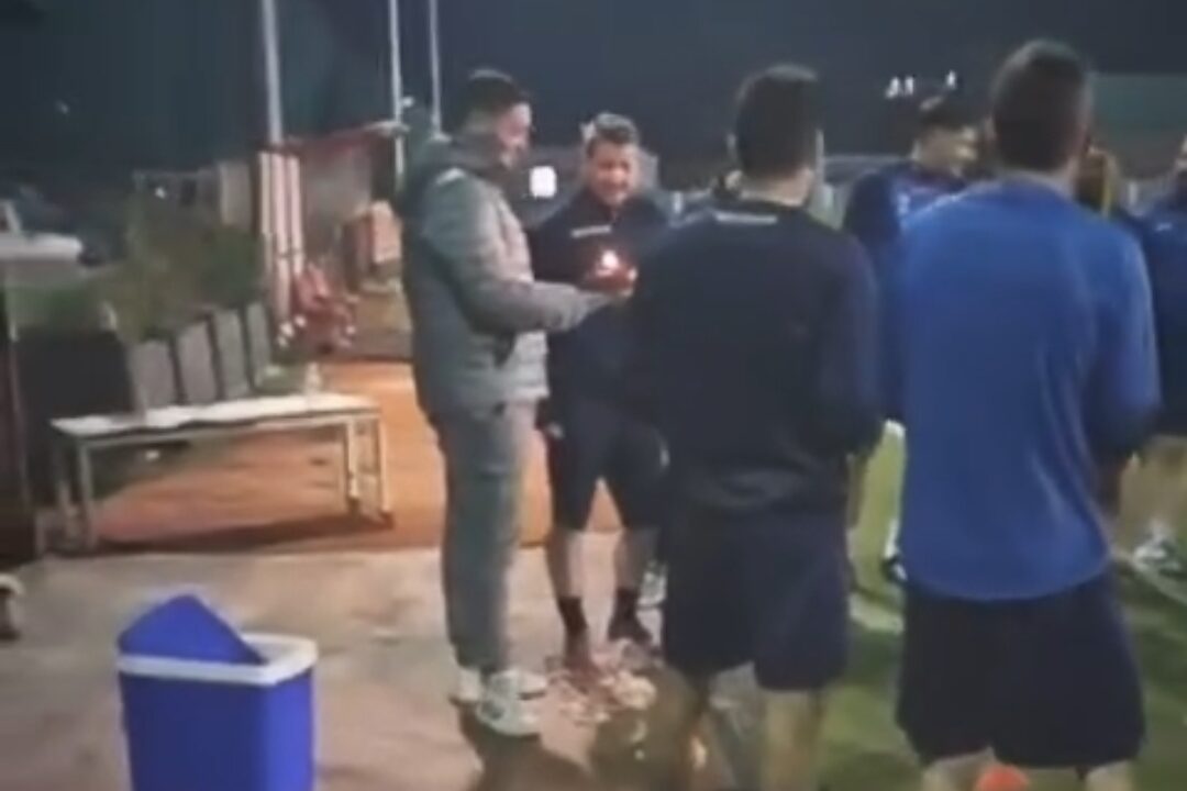 Ατρόμητος Νέας Ιωνίας: Έσβησε κεράκια στην προπόνηση ο Καρράς – Βίντεο