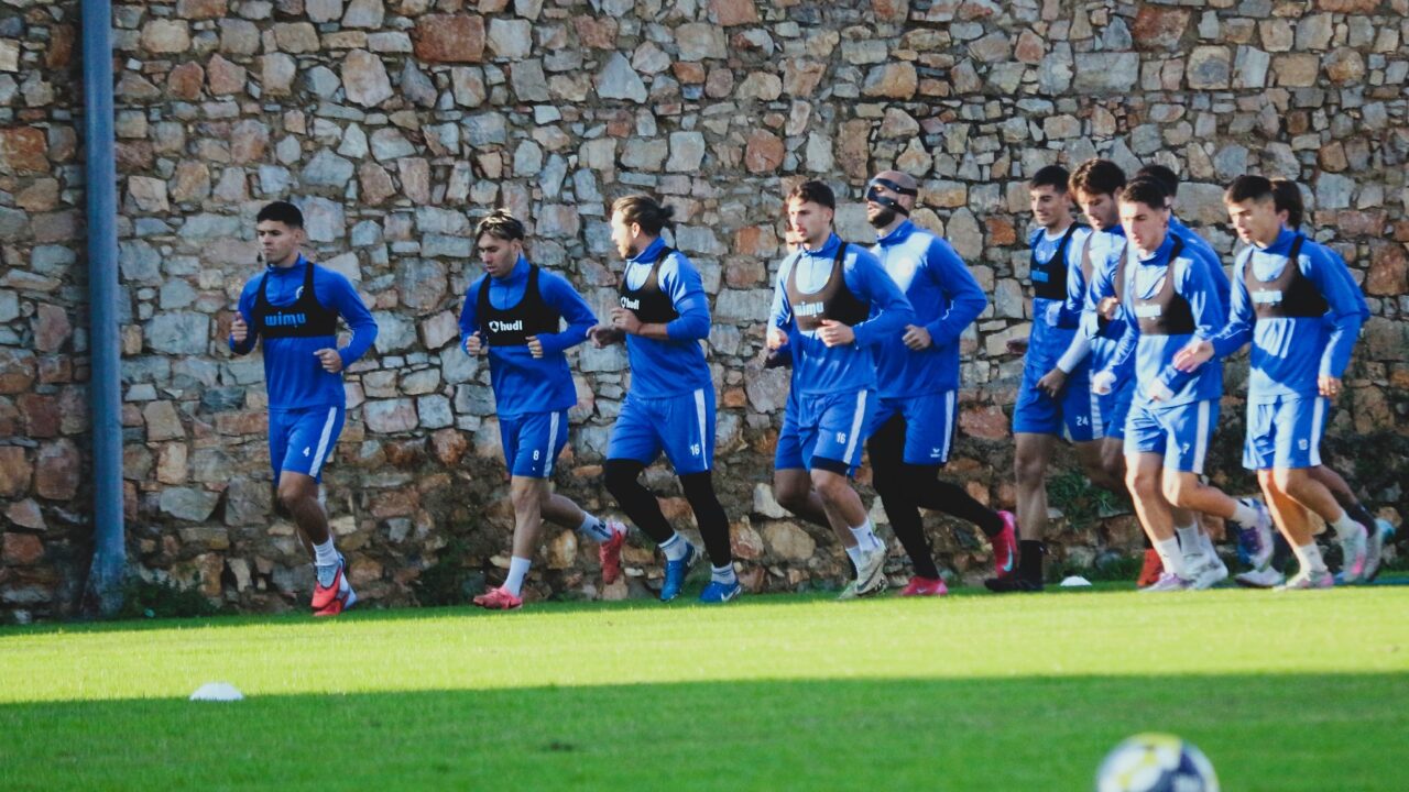 «Μοίρασαν» χαμόγελα στο Γηροκομείο από τη Νίκη Βόλου (video)