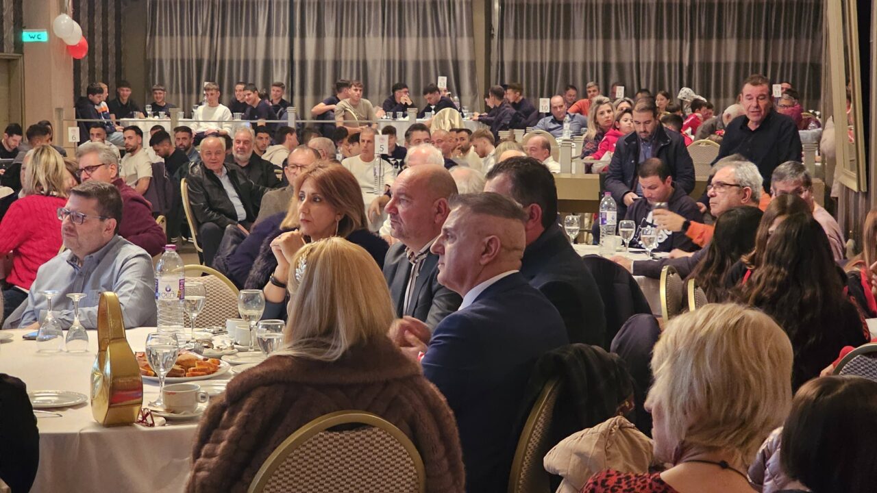 Έκοψε την πίτα του ο Ολυμπιακός Βόλου – Δείτε εικόνες και βίντεο