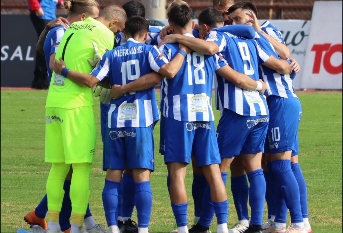 «Ένα» με τον κόσμο έγιναν οι παίκτες της Νίκης μετά το διπλό στην Καλαμαριά (vid) «Ένα» με τον κόσμο έγιναν οι παίκτες της Νίκης μετά το διπλό στην Καλαμαριά (vid)
